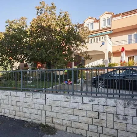 Apartment With A Parking Space Brodarica, Sibenik - 6150 Brodarica (Sibenik-Knin)